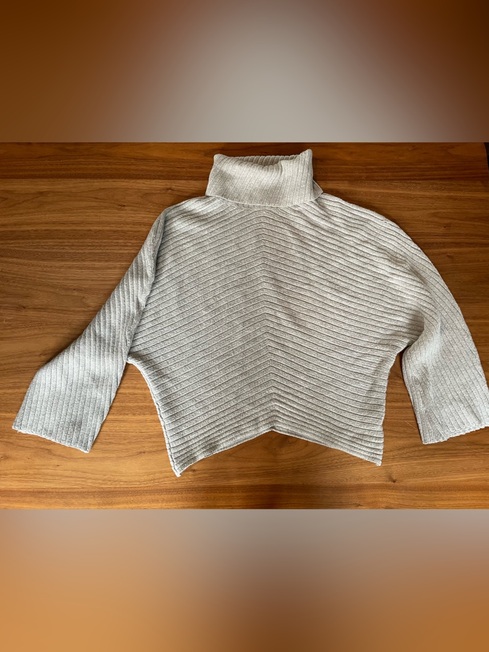 Moth brand (Anthropologie) lt grey Women's Cowl neck Sweater size M SUPER SOFT